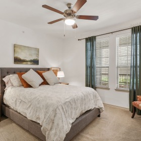 Bedroom spacious, carpeted bedroom